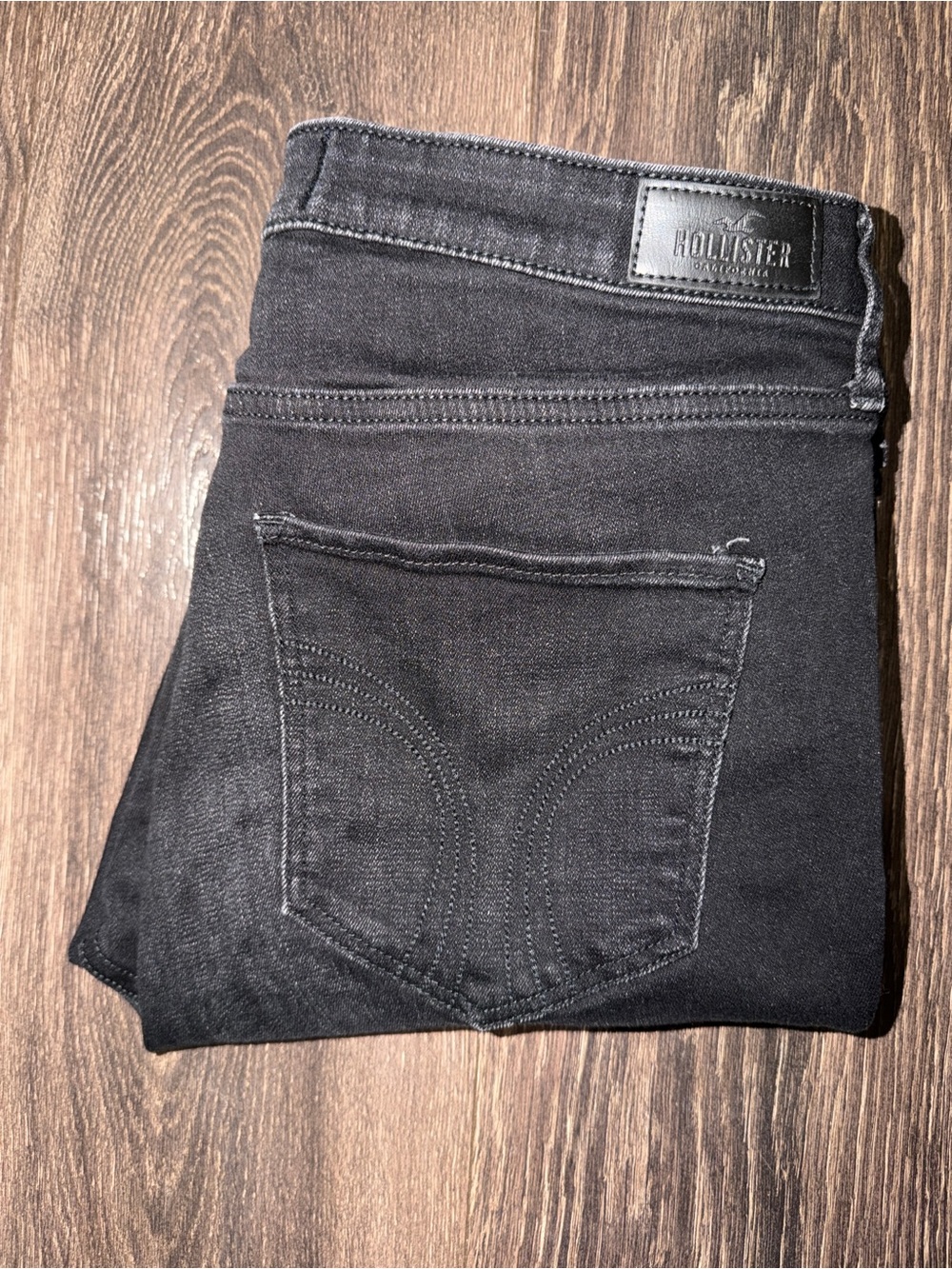 Hollister Ultra High-Rise Skinny Black Distressed Jeans Women’s 15S | 32x27